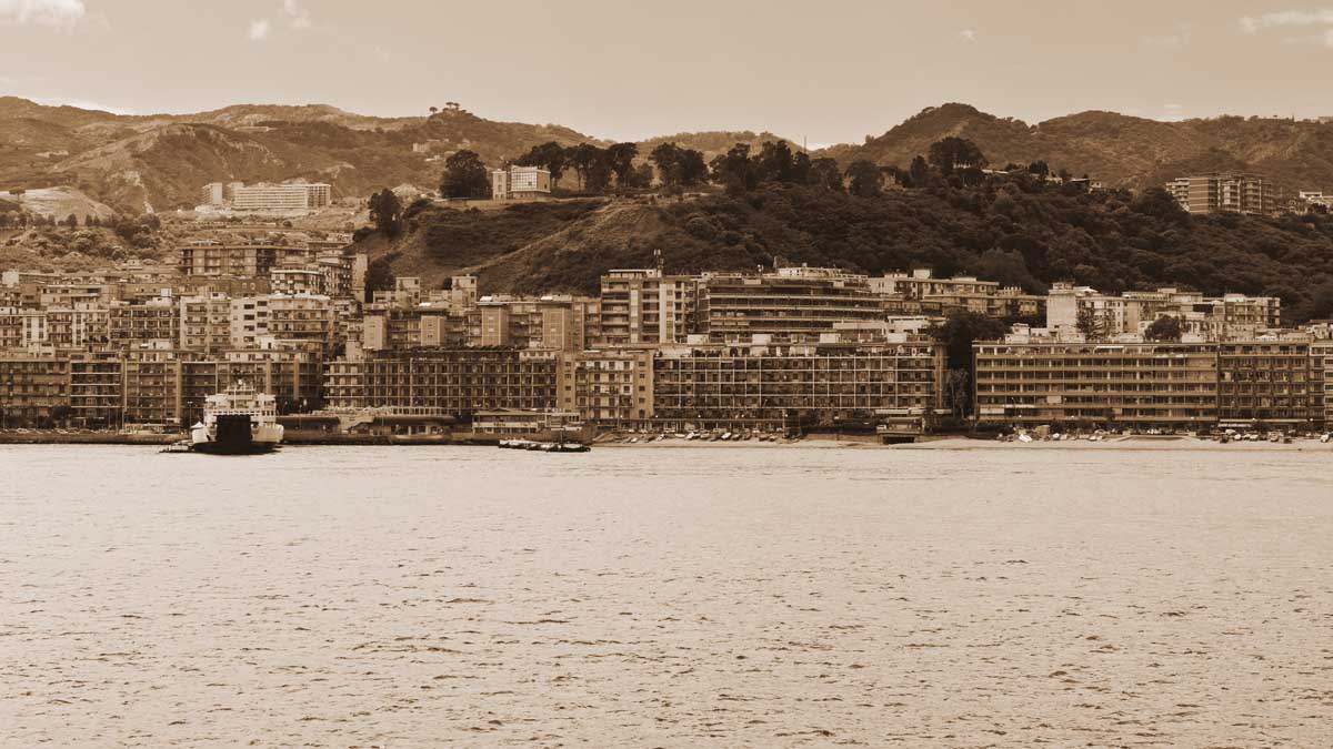 view of the city of messina from the strait vinta 2026 03 26 00 52 16 utc