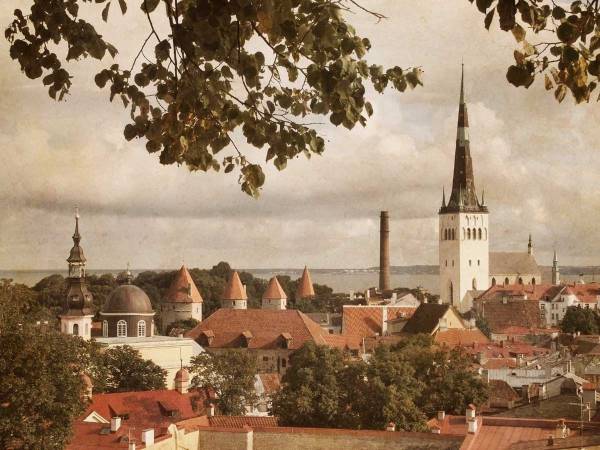 nostalgic-city-view-of-tallinn-capital-of-estonia-2026-01-08-07-15-56-utc
