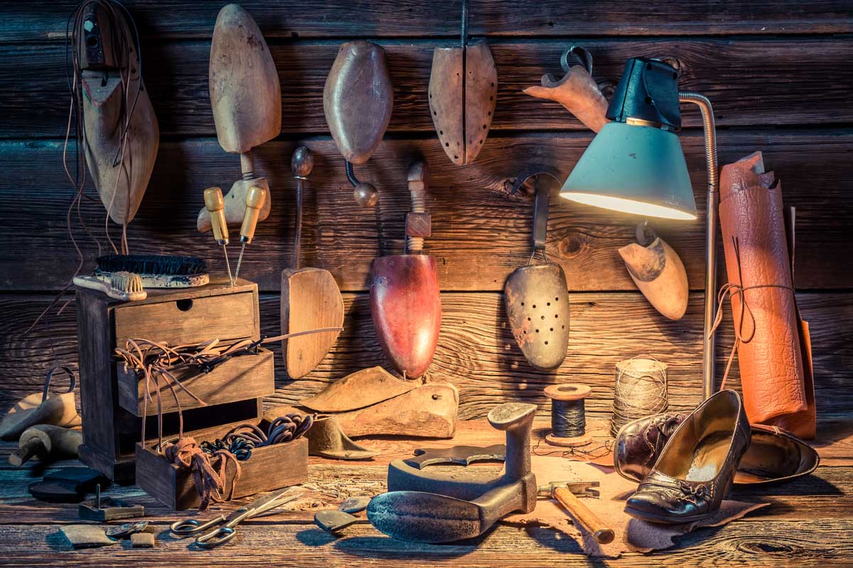 shoemaker-workshop-with-tools-shoes-and-laces-2026-01-09-06-58-28-utc